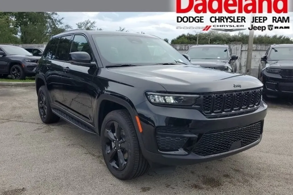 2024 Jeep Grand Cherokee Altitude photo 1