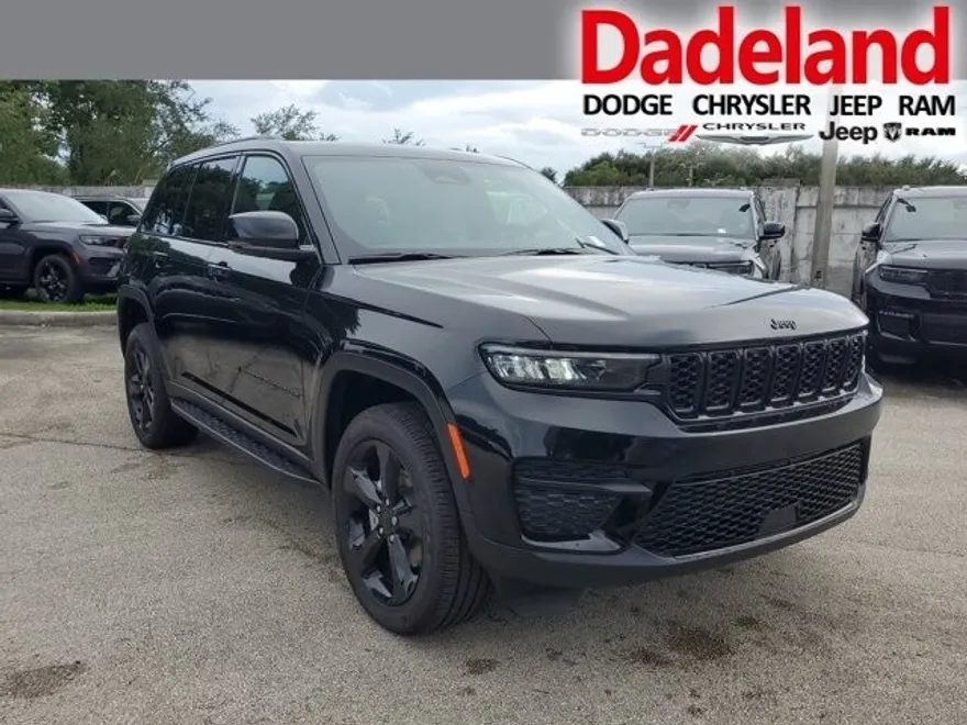 2024 Jeep Grand Cherokee Altitude photo 1