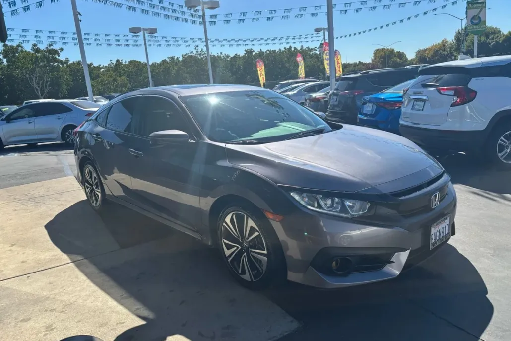 2017 Honda Civic EX-L photo 1
