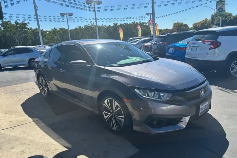 2017 Honda Civic EX-L photo 1