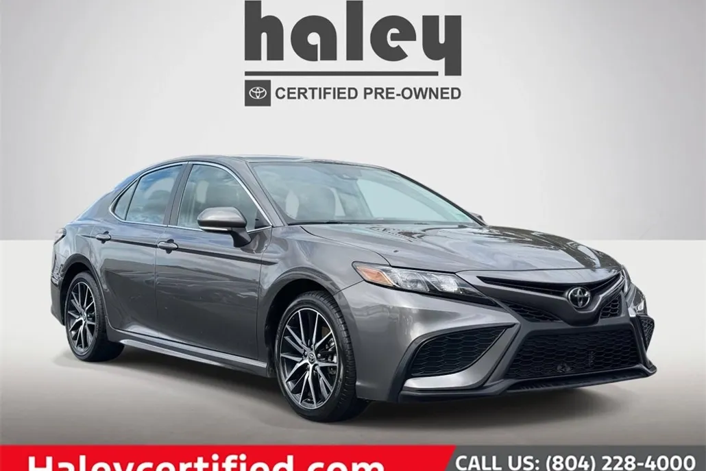 2024 Toyota Camry SE photo 1