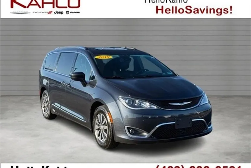 2019 Chrysler Pacifica Touring Plus 35th Anniversary photo 1