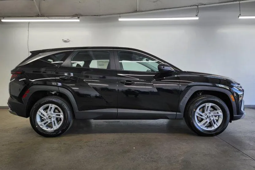 2026 Hyundai Tucson SE photo 1