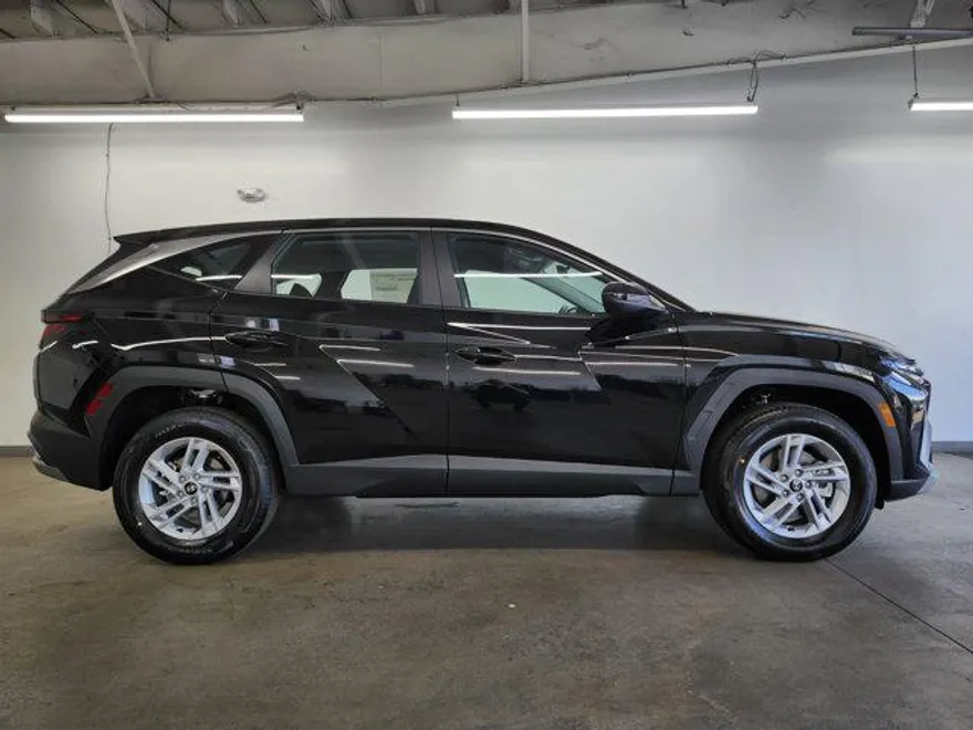 2026 Hyundai Tucson SE photo 1