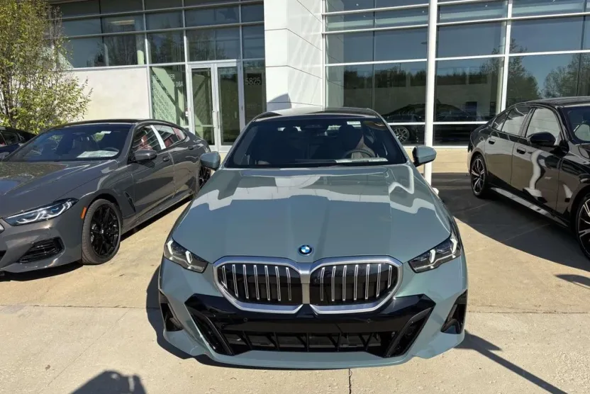 2026 Bmw 550e xDrive photo 1