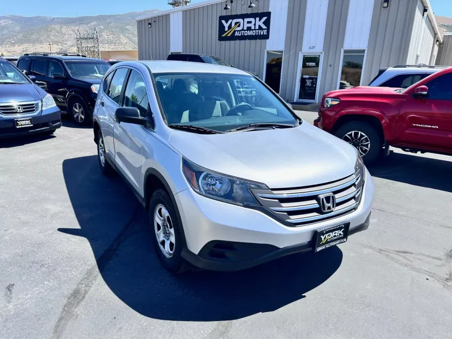 2014 Honda CR-V LX photo 1