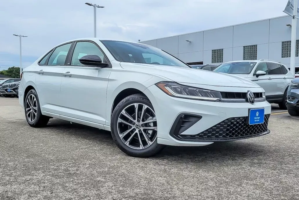 2025 Volkswagen Jetta 1.5T Sport photo 1