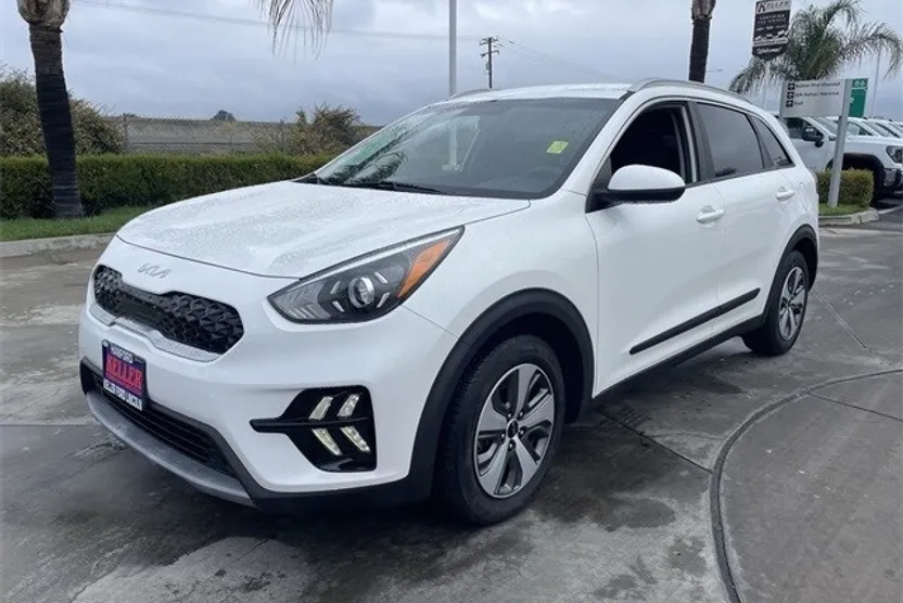 2022 Kia Niro LX photo 1