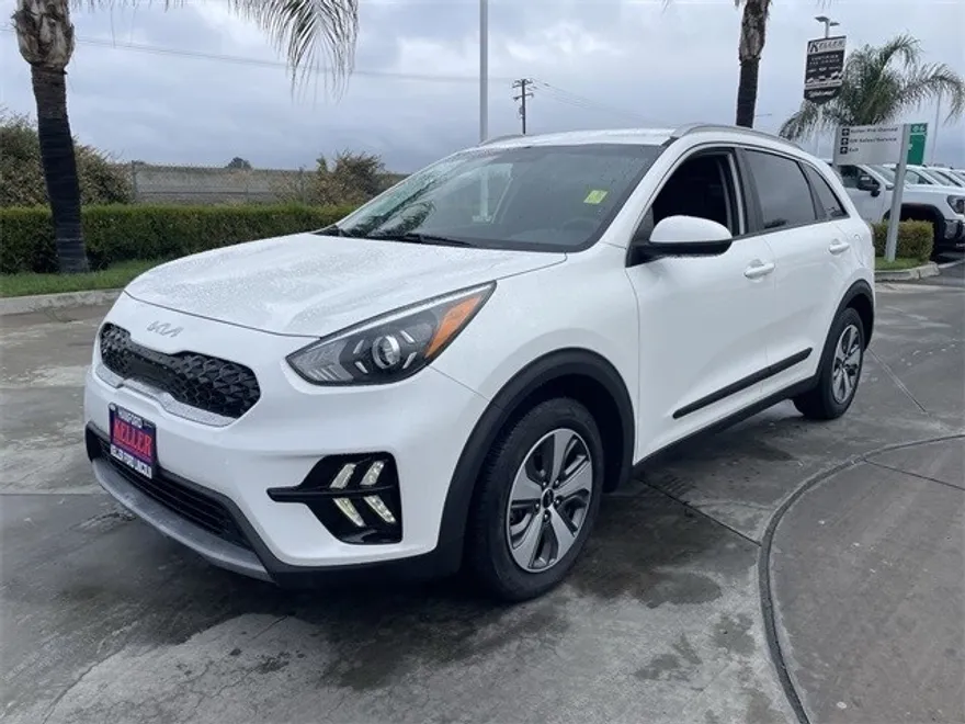 2022 Kia Niro LX photo 1