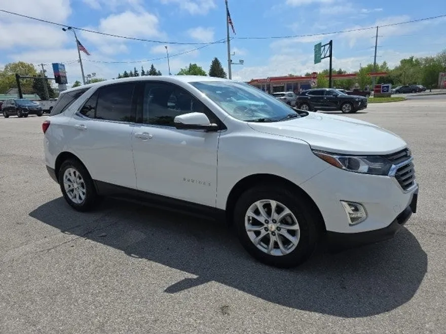 2018 Chevrolet Equinox LT photo 1
