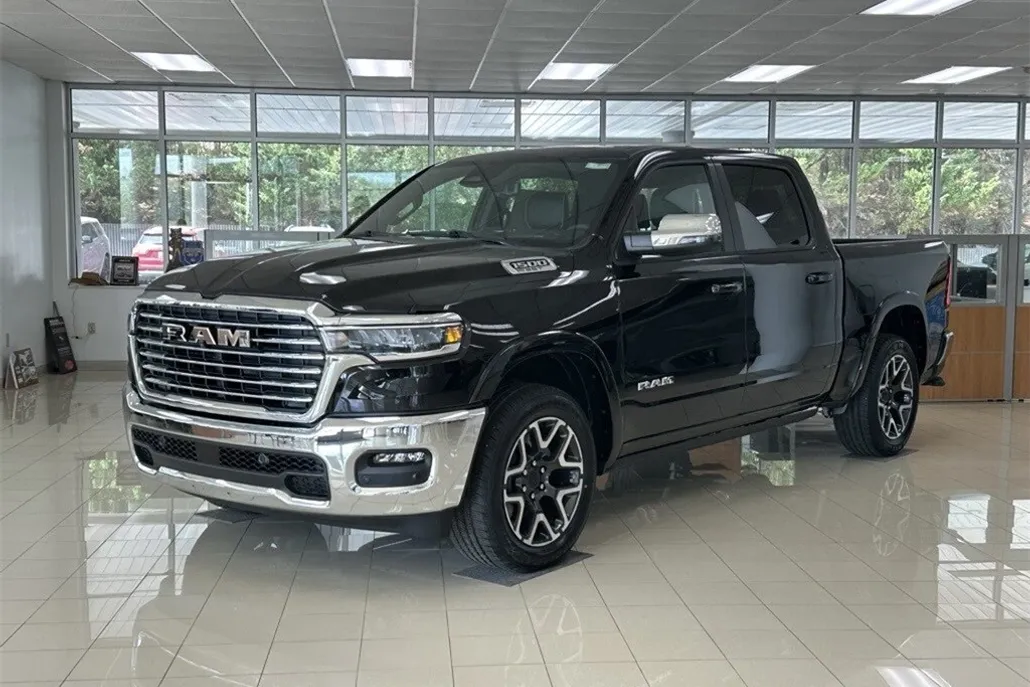 2025 Ram 1500 Laramie photo 1