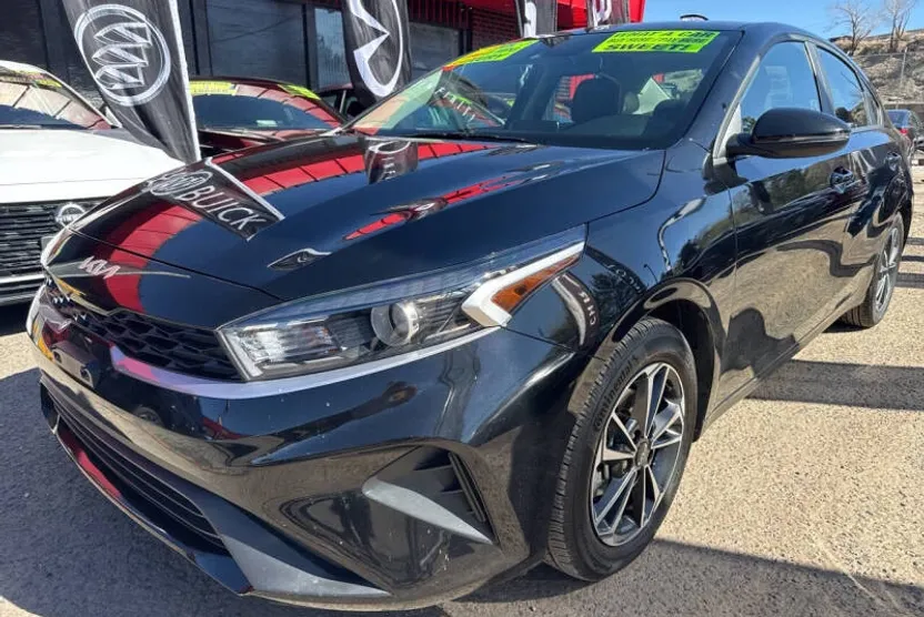 2024 Kia Forte LXS photo 1
