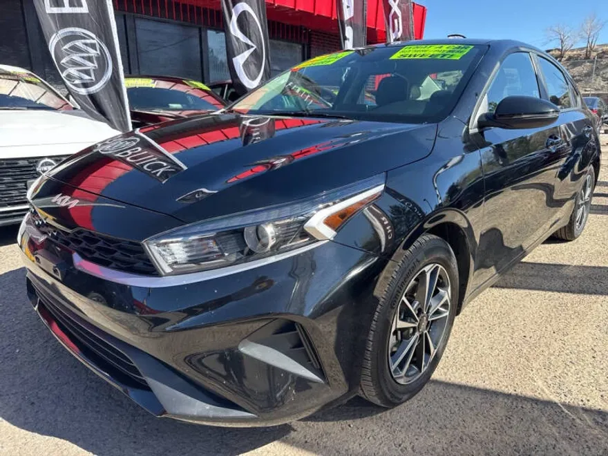 2024 Kia Forte LXS photo 1