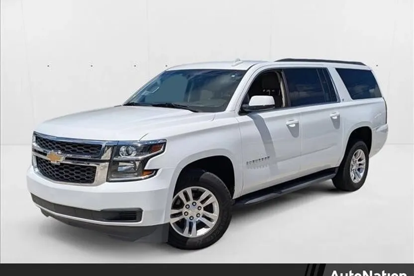 2019 Chevrolet Suburban LT photo 1