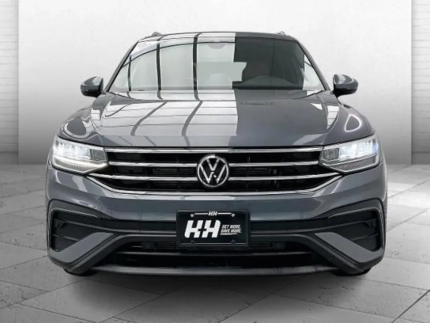 2022 Volkswagen Tiguan SE photo 1