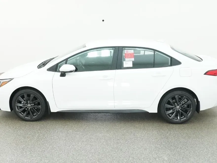 2026 Toyota Corolla SE photo 1