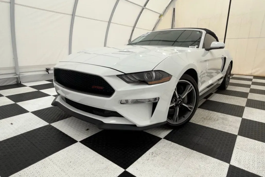 2022 Ford Mustang GT Premium photo 1