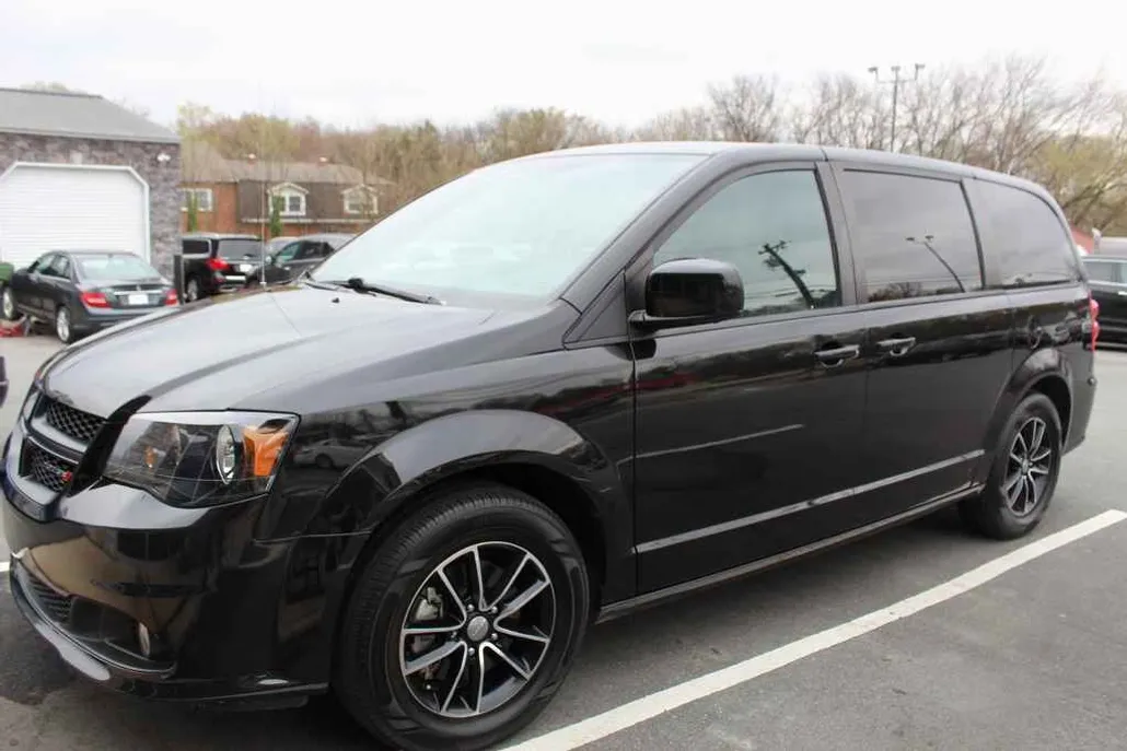 2018 Dodge Grand Caravan SE Plus photo 1