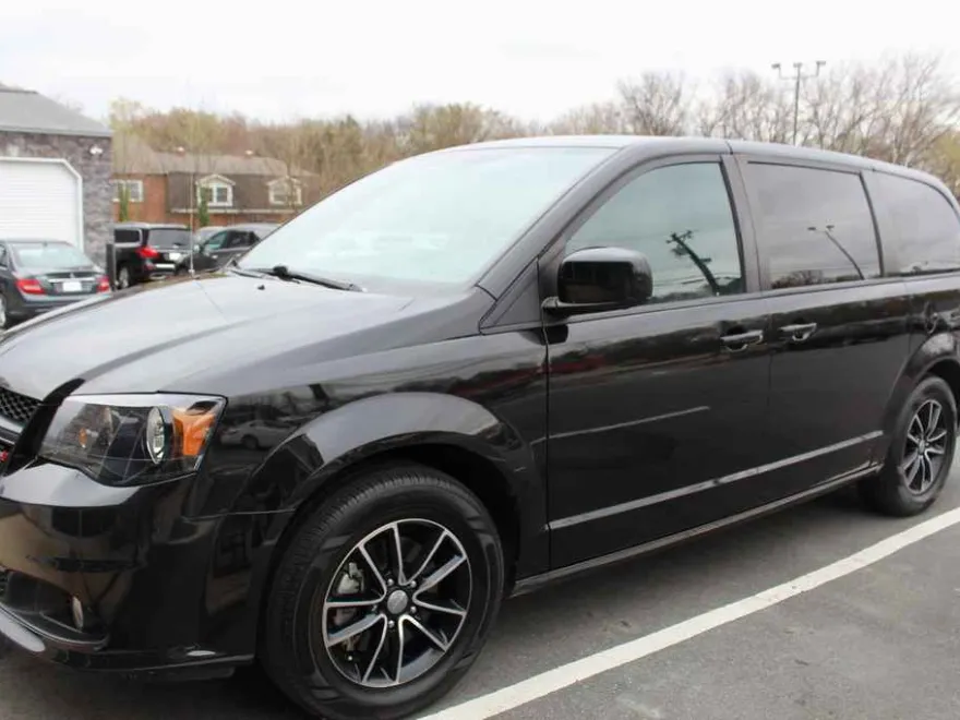 2018 Dodge Grand Caravan SE Plus photo 1