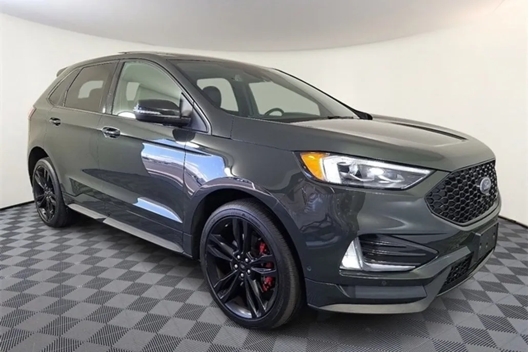2022 Ford Edge ST photo 1