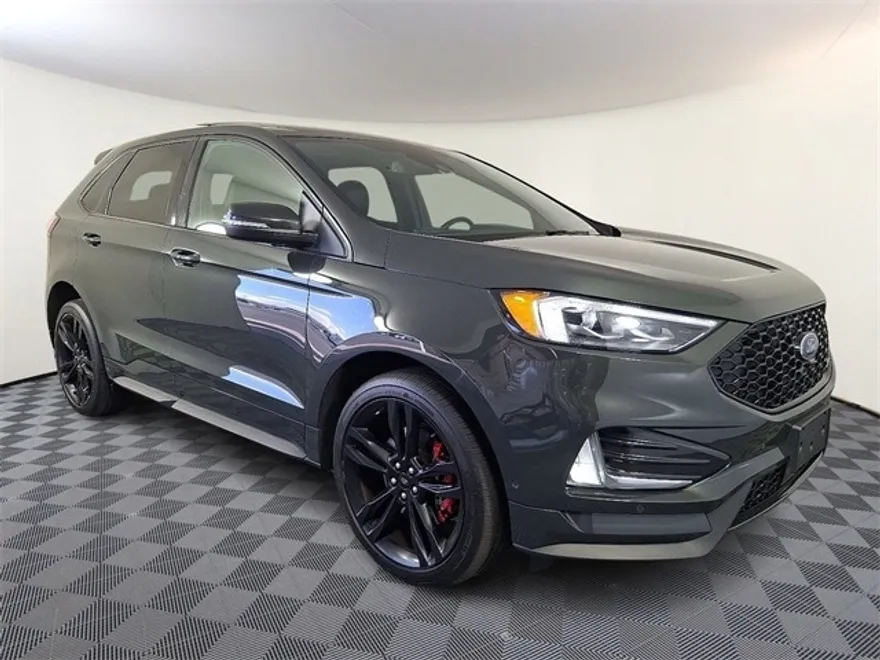 2022 Ford Edge ST photo 1