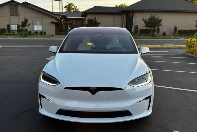 2023 Tesla Model X Standard Range photo 1