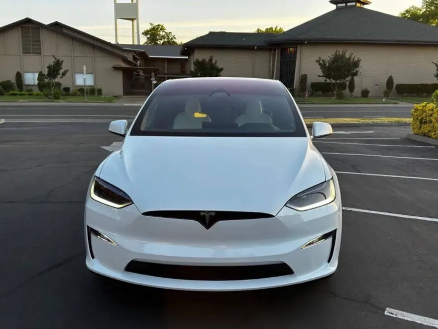 2023 Tesla Model X Standard Range photo 1