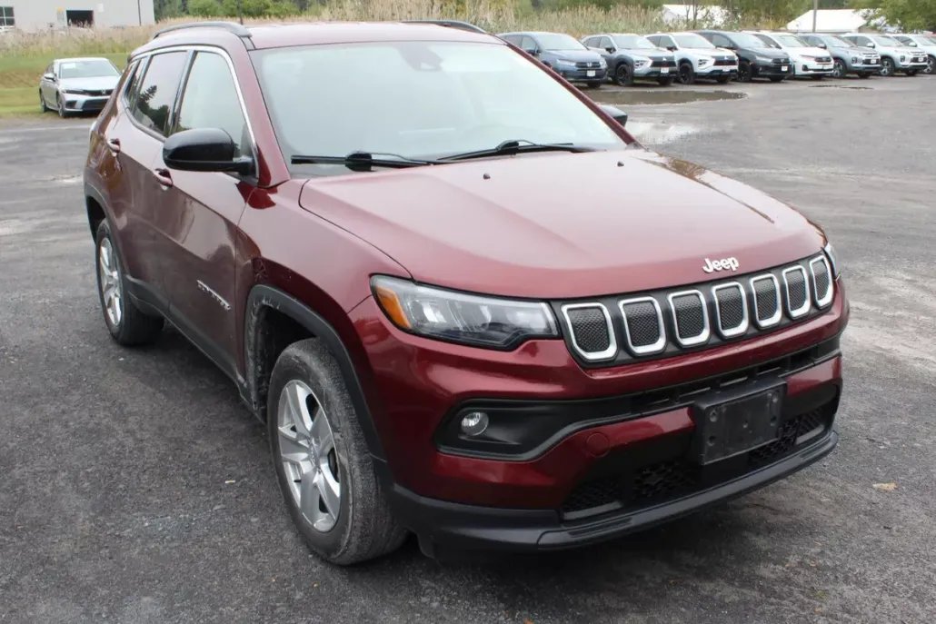 2022 Jeep Compass Latitude photo 1
