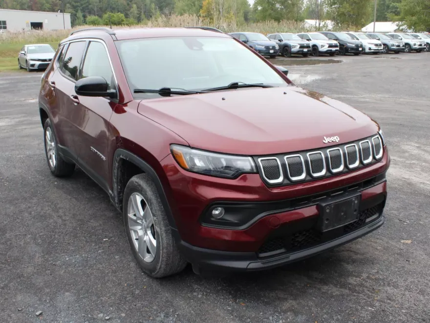 2022 Jeep Compass Latitude photo 1