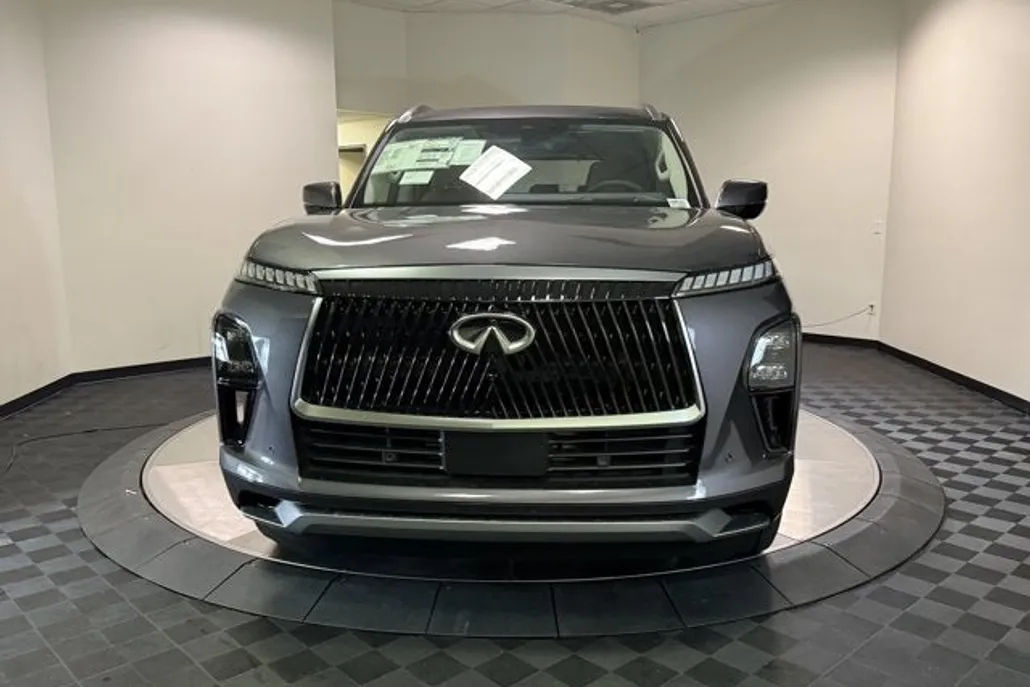 2026 Infiniti QX80 Luxe photo 1