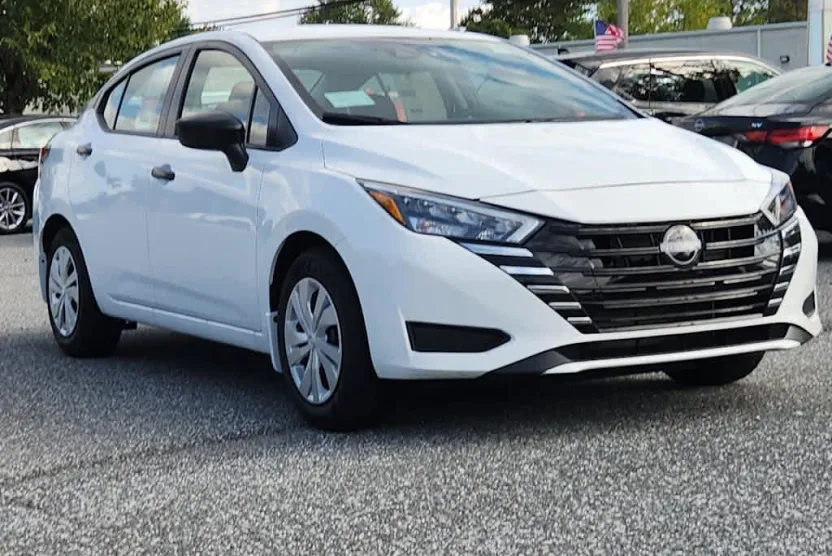 2025 Nissan Versa S photo 1