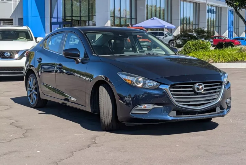 2018 Mazda Mazda3 Touring photo 1