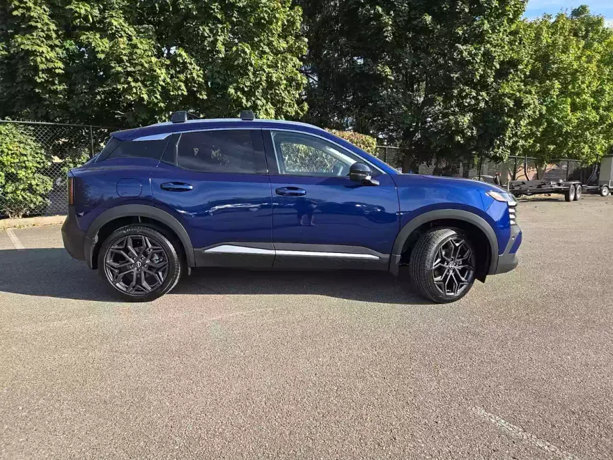 2026 Nissan Kicks SR photo 1