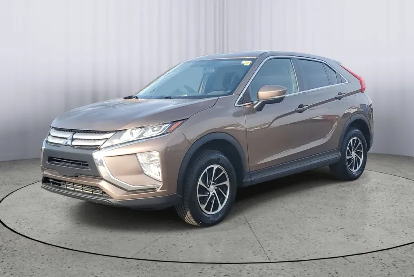 2020 Mitsubishi Eclipse Cross ES photo 1