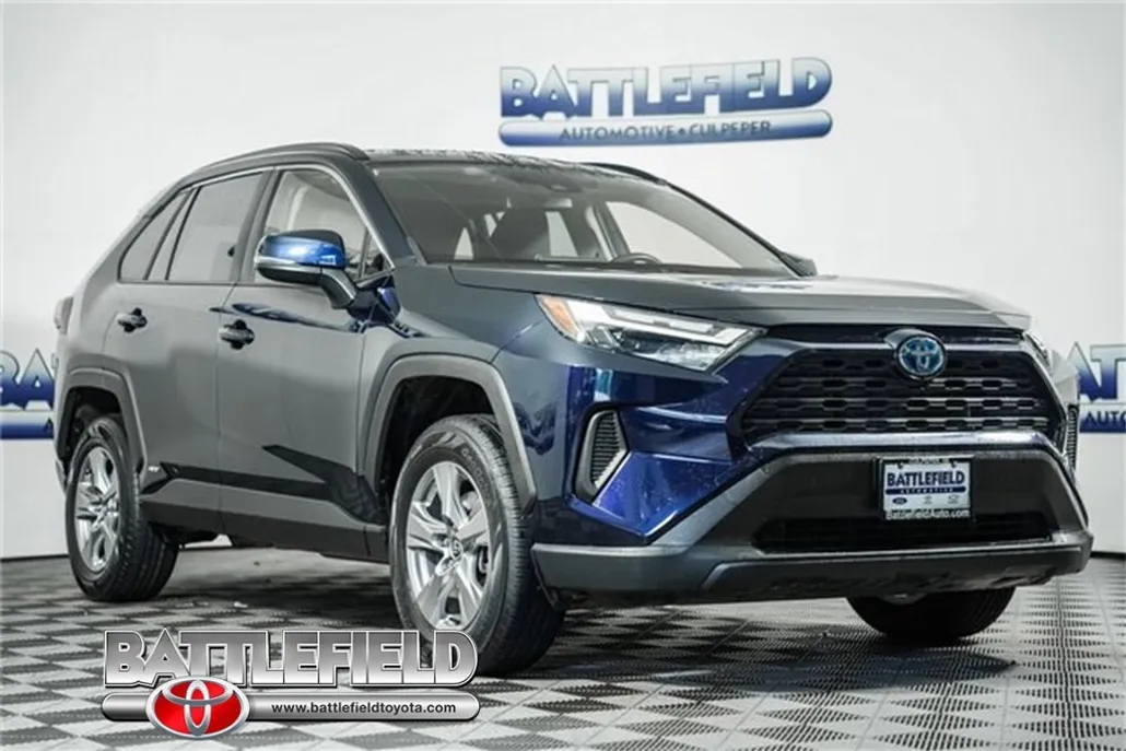 2023 Toyota RAV4 Hybrid XLE photo 1