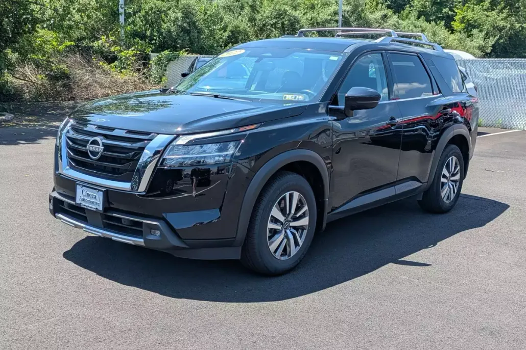2022 Nissan Pathfinder SL photo 1