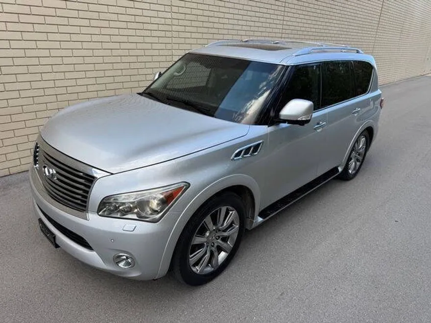 2011 Infiniti QX56 Base photo 1