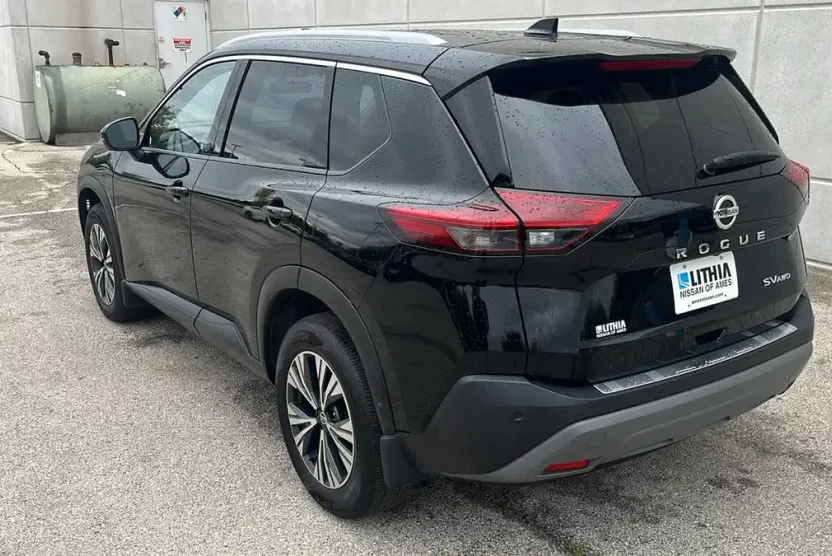 2021 Nissan Rogue SV photo 1
