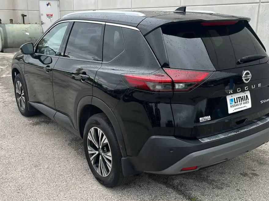 2021 Nissan Rogue SV photo 1