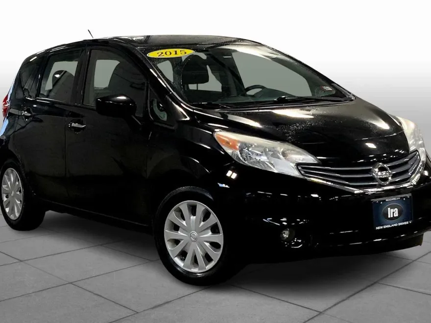 2015 Nissan Versa Note SV 1.6 photo 1