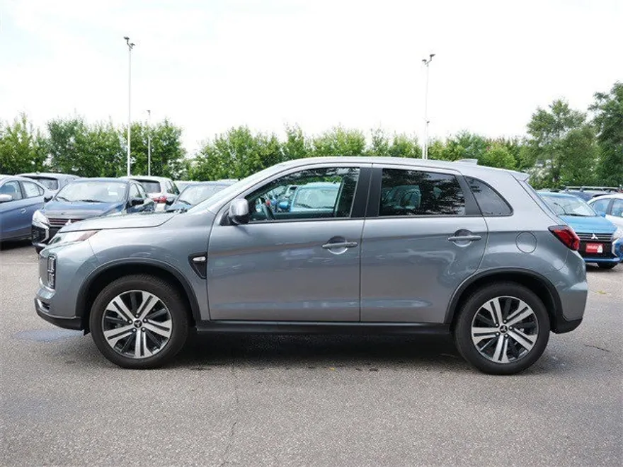 2024 Mitsubishi Outlander Sport ES photo 1