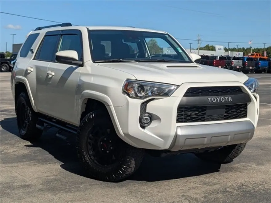2022 Toyota 4Runner TRD Off-Road photo 1