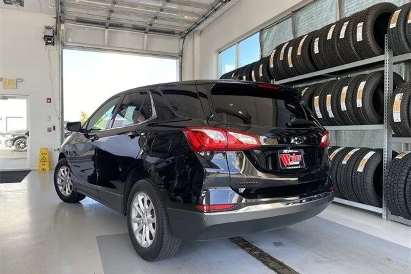 2018 Chevrolet Equinox LT photo 1