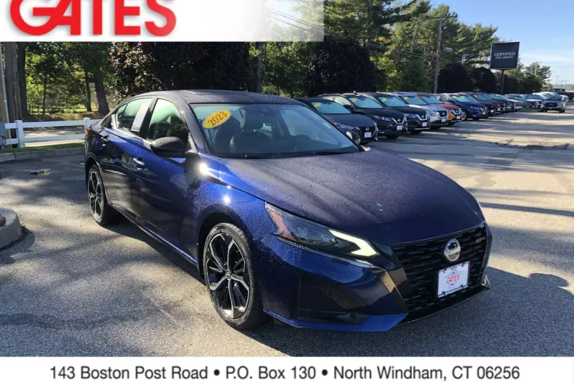 2023 Nissan Altima 2.5 SR photo 1