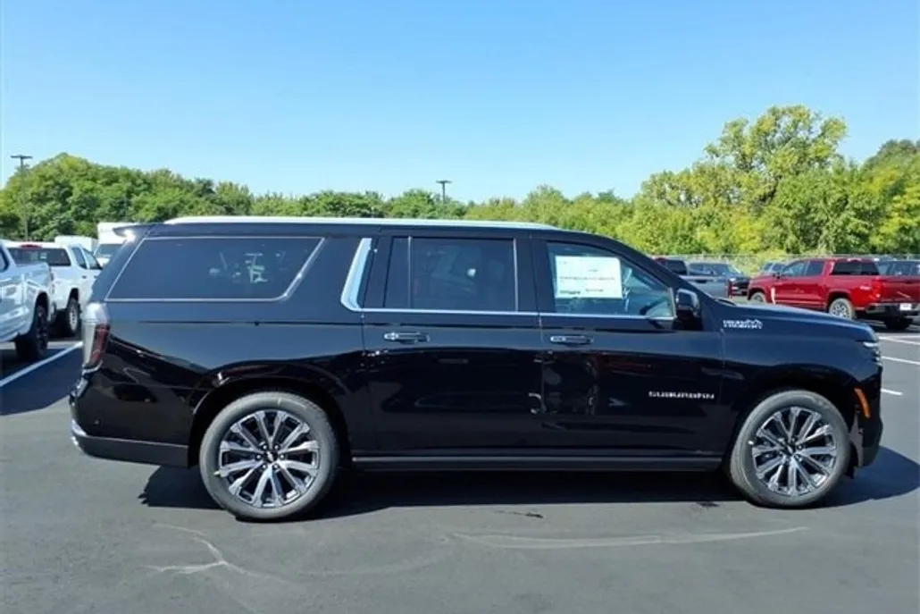2026 Chevrolet Suburban High Country photo 1