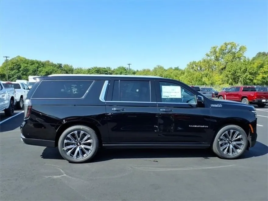 2026 Chevrolet Suburban High Country photo 1