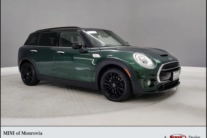 2017 Mini Clubman Base S ALL4 photo 1