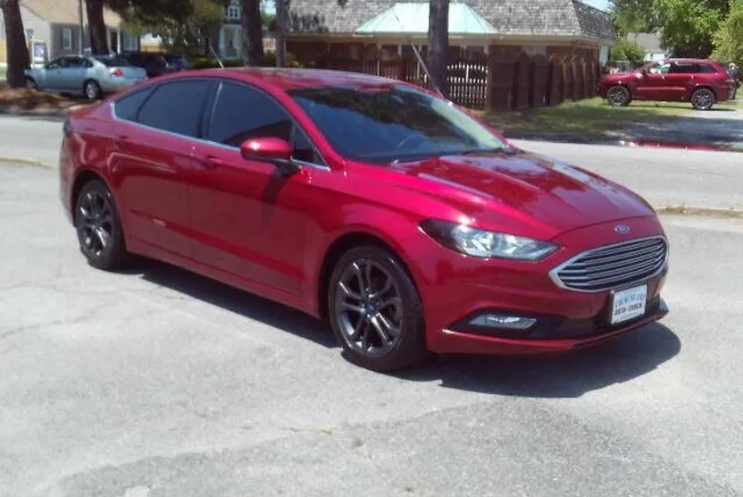 2018 Ford Fusion S photo 1