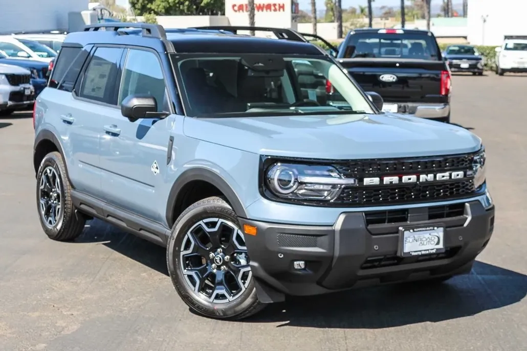 2025 Ford Bronco Sport Outer Banks photo 1