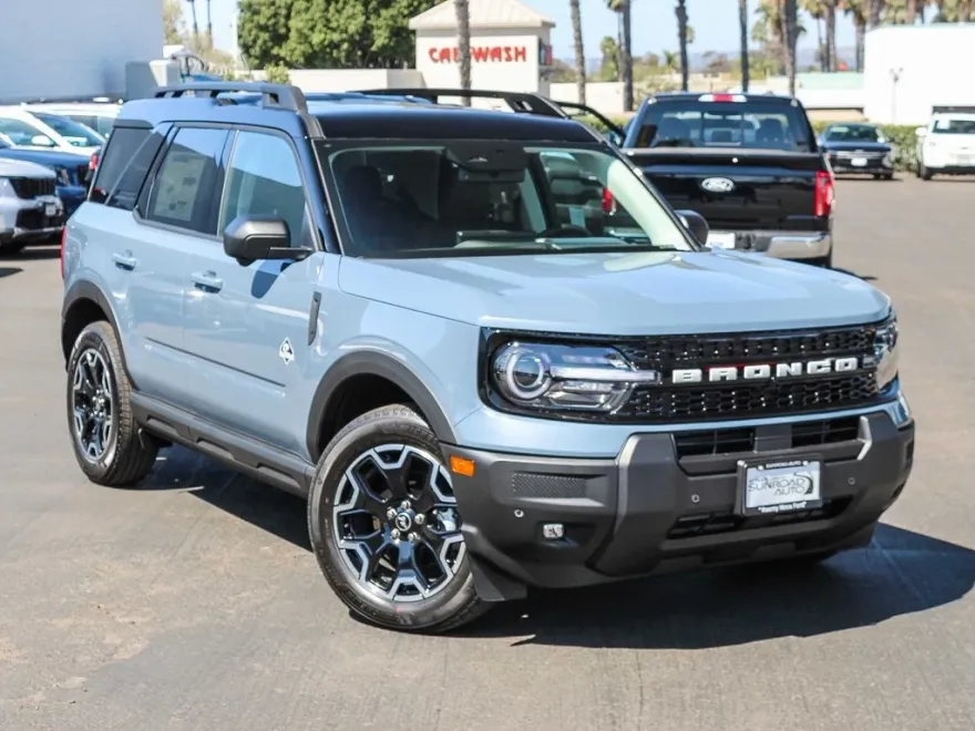 2025 Ford Bronco Sport Outer Banks photo 1